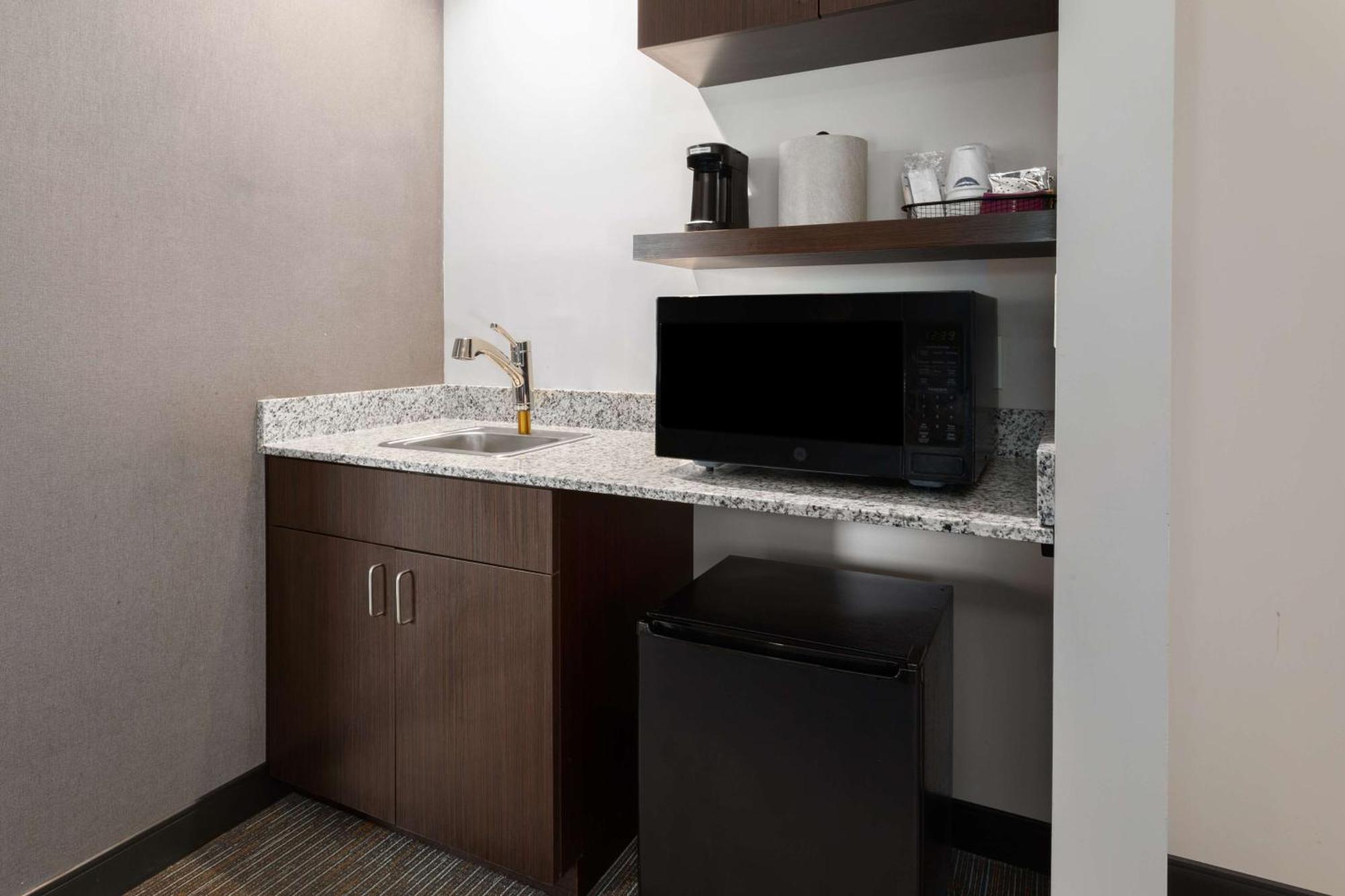 Hampton Inn By Hilton Nashville Airport Century Place Luaran gambar