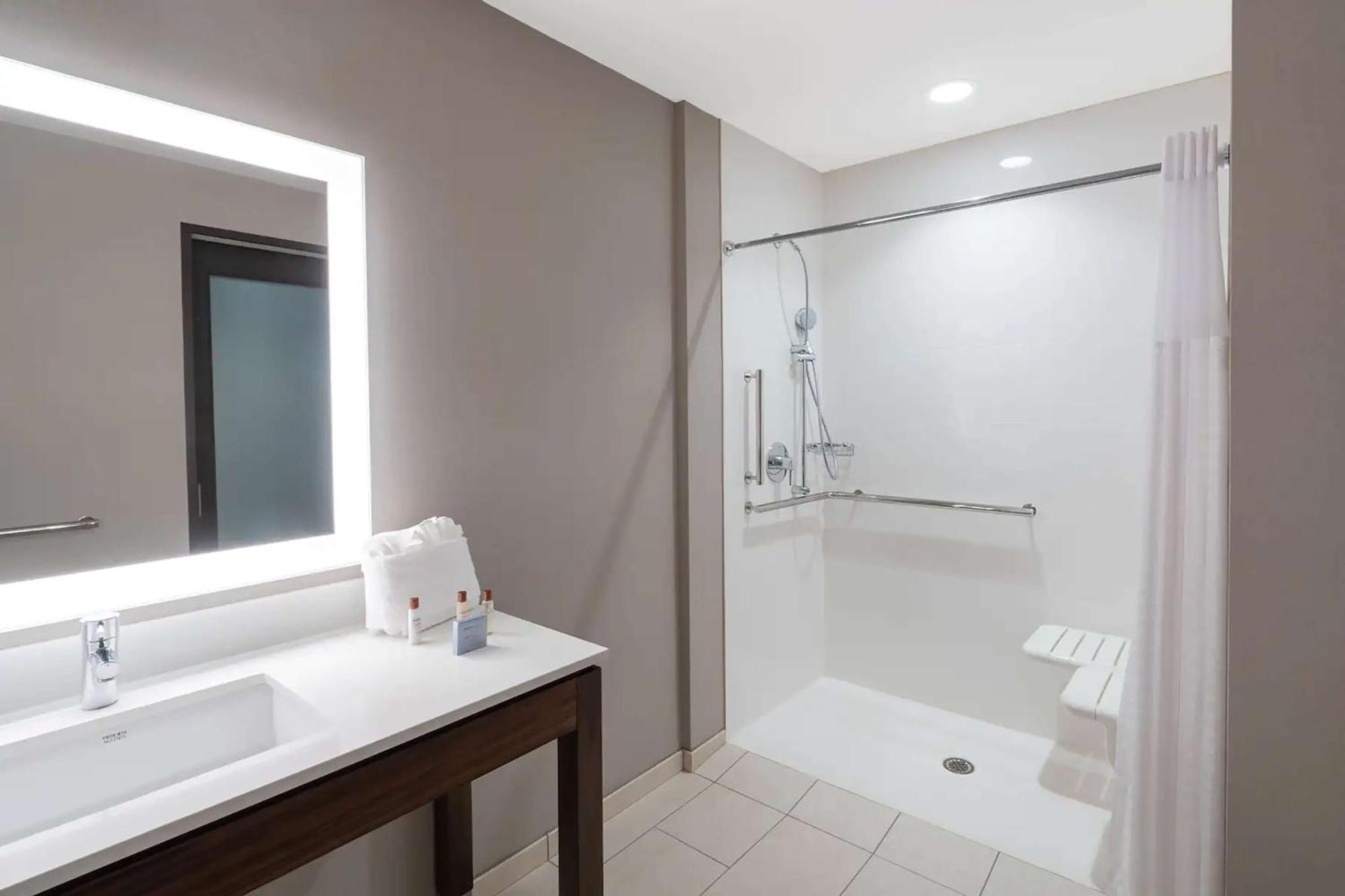 Hampton Inn By Hilton Nashville Airport Century Place Luaran gambar